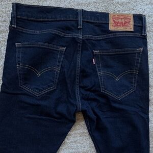 Levi's Men's Dark Indigo Slim Straight Jeans  W 34/ L 27.5